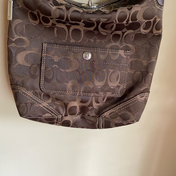 Gorgeous authentic Signature Coach Shoulder Bag - Picture 7 of 11